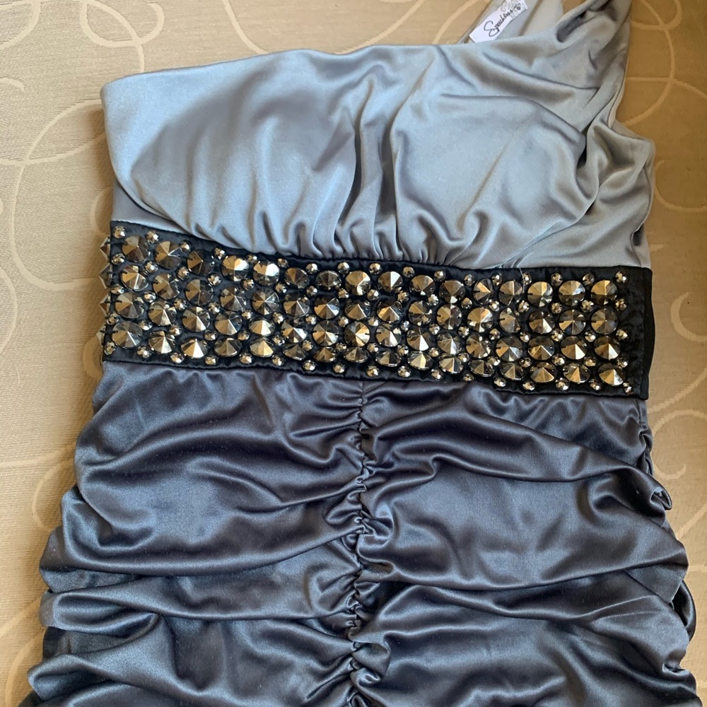 Dress - Picture 2 of 8